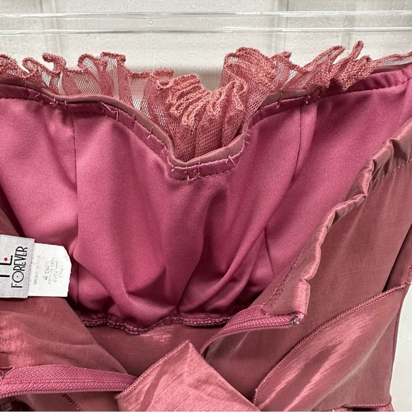 Elegant Pink Dress with Bow Accent - Picture 9 of 9